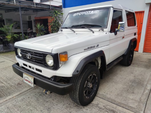 TOYOTA LAND CRUISER 